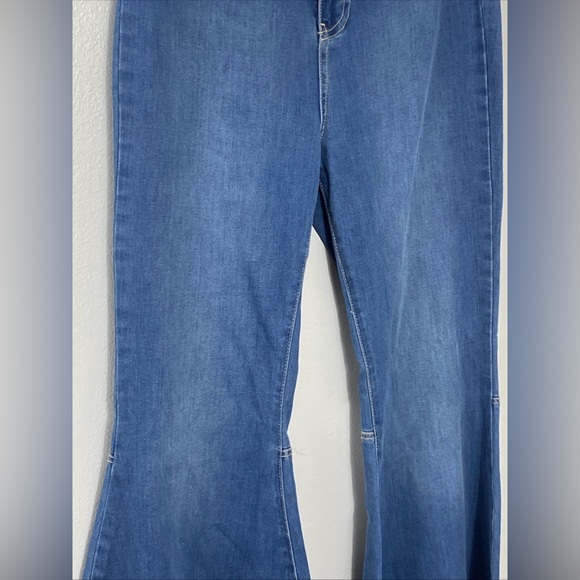 We The Free Penny Pull-On Flare Jeans Size 30 Made in Turkey - Picture 3 of 14